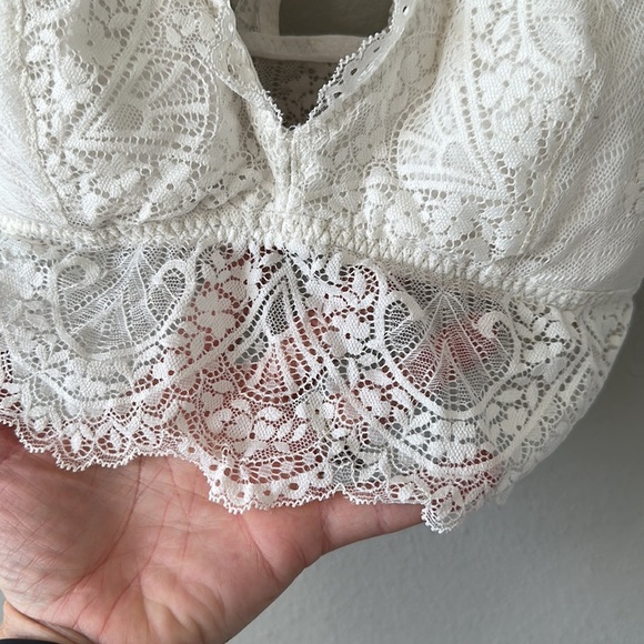 Gilly Hicks Cream Lace Racerback Bralette Lightly Padded Medium - Picture 6 of 14